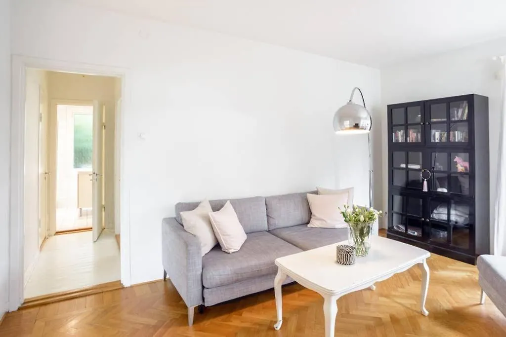 Apartament Boende I Ett Lugnt Och Centrumnara Villaomrade Göteborg