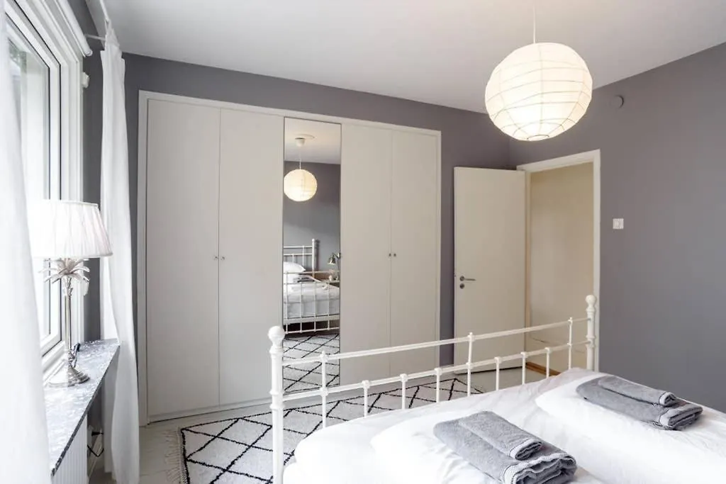 Boende I Ett Lugnt Och Centrumnara Villaomrade Göteborg Apartament
